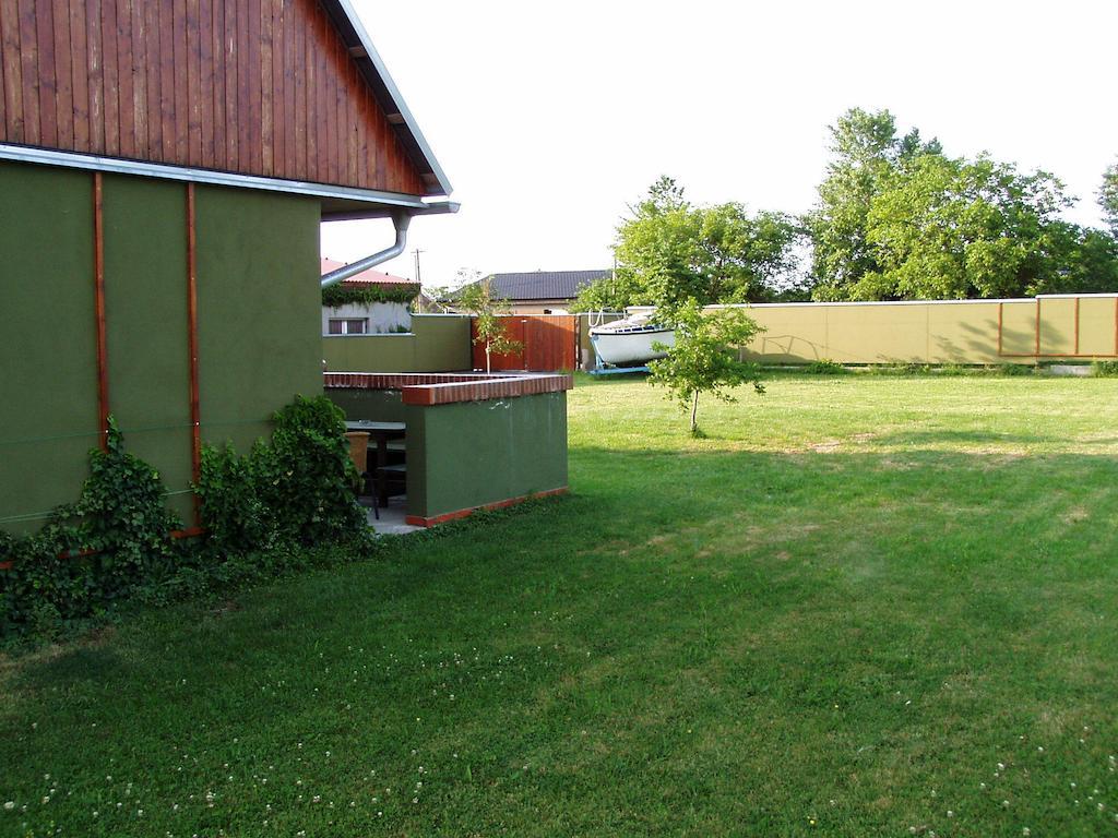 Penzion Pod Vápenkami Strážnice Exterior foto
